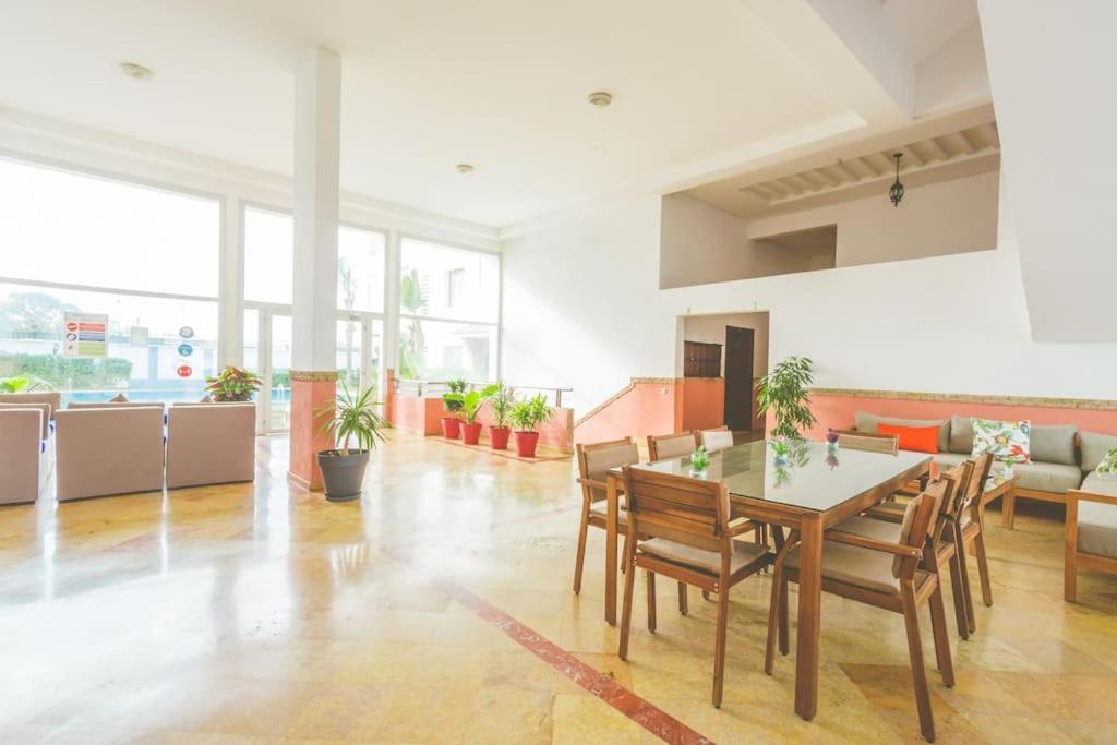 Lovely 2 Bedroom Vacation Home With Pool/Beach الصخيرات المظهر الخارجي الصورة